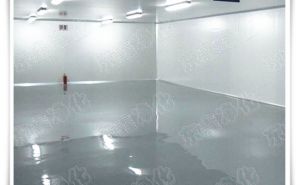 無塵車間的地面會吸水防刮擦，更多視頻搜索視頻號：@凈化東哥